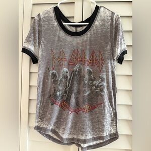 Live Nation Def Leppard Burnout Short Sleeve T Shirt Size Small Graphic Tee